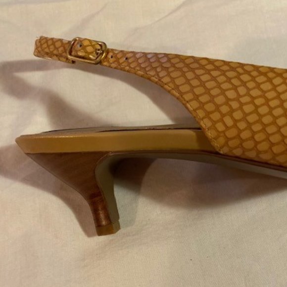 Trotters Fashionable Sling backs - Size 8 Narrow - Picture 10 of 13